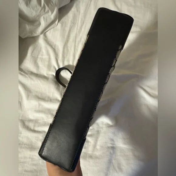 Authentic Gucci black/gray logo canvas shoulder bag - Picture 7 of 17